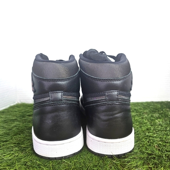 Jordan 1 Retro High Black Satin Gym Red | 8.0 - Picture 5 of 9